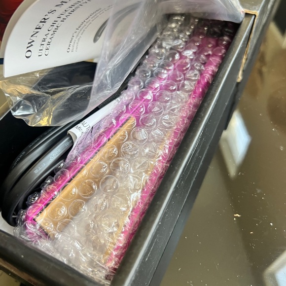 Ultra CHI Fuchsia Metallic Hair Styling Iron - Picture 2 of 3